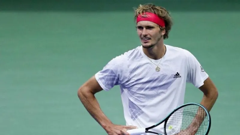 ¿Por qué Alexander Zverev mira en su bolsa durante los cambios de lado? Todo lo que necesitas saber