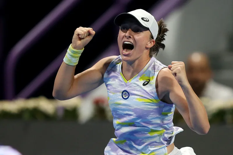 Gauff derriba a Swiatek y avanza a semifinales en las WTA Finals