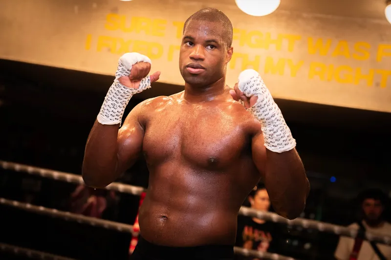 Daniel Dubois busca validar su estatus de campeón