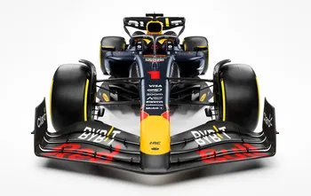 "Nuevo coche de F1 de Red Bull: Lawson anticipa dificultades iniciales - Reseña de RacingNews365"