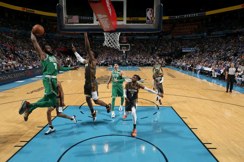 Los Thunder superan a los Celtics y logran un récord histórico de 15 victorias consecutivas