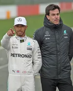 Lo que Toto Wolff le dijo a Lewis Hamilton tras el movimiento de Ferrari