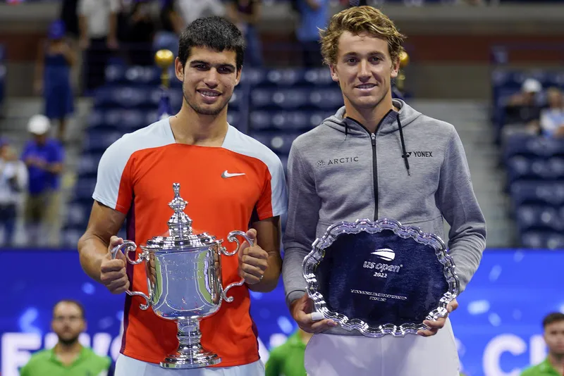 Casper Ruud se impone a Carlos Alcaraz en las Finales ATP