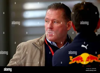 "Verstappen pone a prueba el Aston Martin mientras su padre advierte sobre un posible boicot en la F1 - Análisis de RacingNews365"