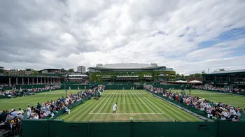 "Francisco Comesana logra la victoria más grande de su carrera al sorprender a Alexander Zverev en los cuartos de final de Río"