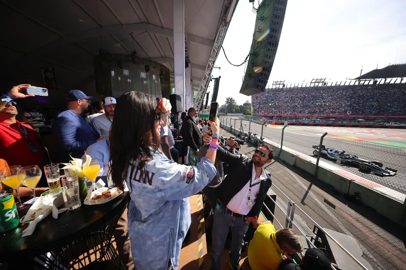 ¡Revive los mejores momentos del GP de la Ciudad de México con la victoria de Sainz!