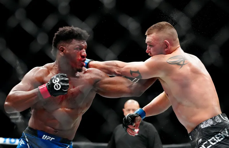 Alonzo Menifield vence a Julius Walker en UFC Seattle: Las mejores fotos de la pelea