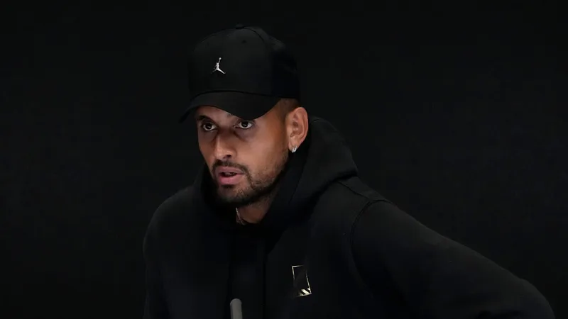 Nick Kyrgios responde a las críticas de 'idiotas' tras la derrota de Frances Tiafoe ante Giovanni Mpetshi Perricard en Brisbane