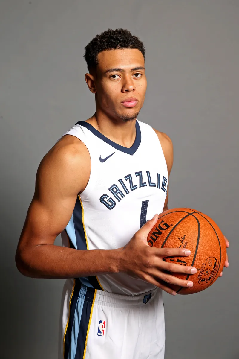 Wade Baldwin se lesiona y abandona el partido rumbo al vestuario