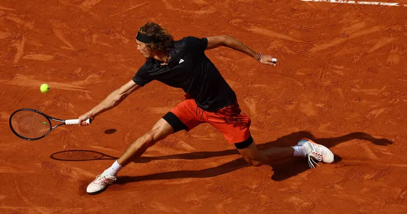 Zverev arranca con victoria en París; Fritz se mide a Draper