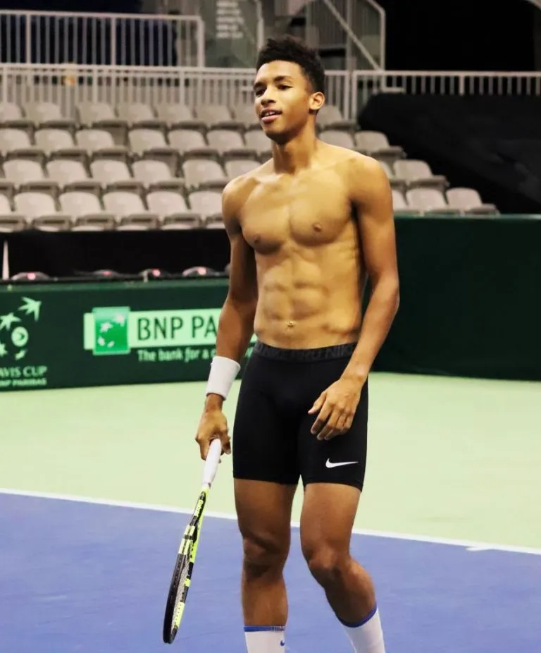 ¡Felix Auger-Aliassime se baja de París por lesión en la espalda!