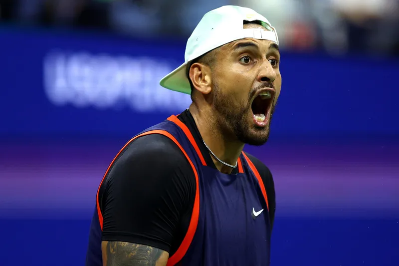 Nick Kyrgios Responde de Manera Cómica a Pat Rafter sobre su Regreso al Abierto de Australia, Sugerencias de un Pasado Problemático