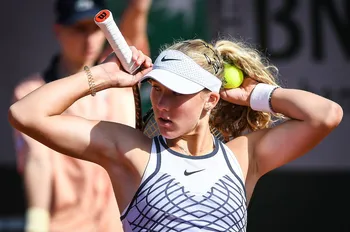 "Mirra Andreeva rompe récord de la WTA al alcanzar las semifinales en Dubái y vencer a Iga Swiatek"