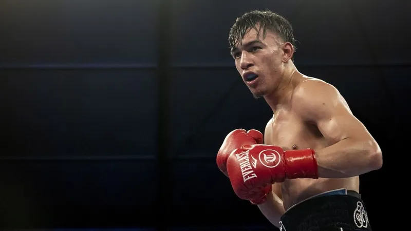 Omar Trinidad se lleva la victoria tras 12 intensos rounds contra Héctor Sosa