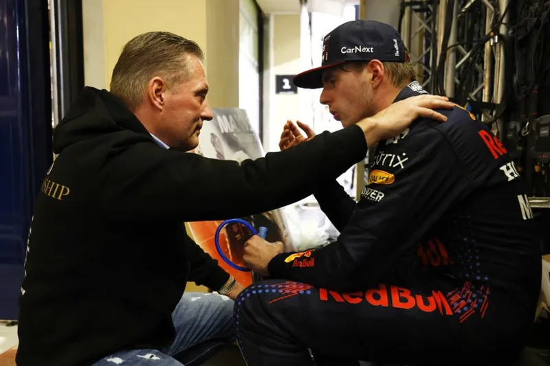 Jos Verstappen revela divertida afirmación sobre Marko