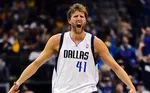 "Dirk Nowitzki describe como 'raro' ver a Luka Doncic jugar contra los Lakers"