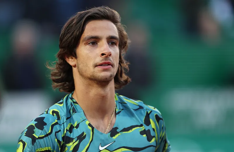 Lorenzo Musetti derrota a Alexander Zverev en Viena