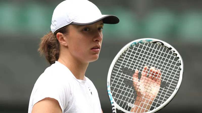 Osaka, fuera de juego por lesiones, se pierde las finales de la Billie Jean King Cup