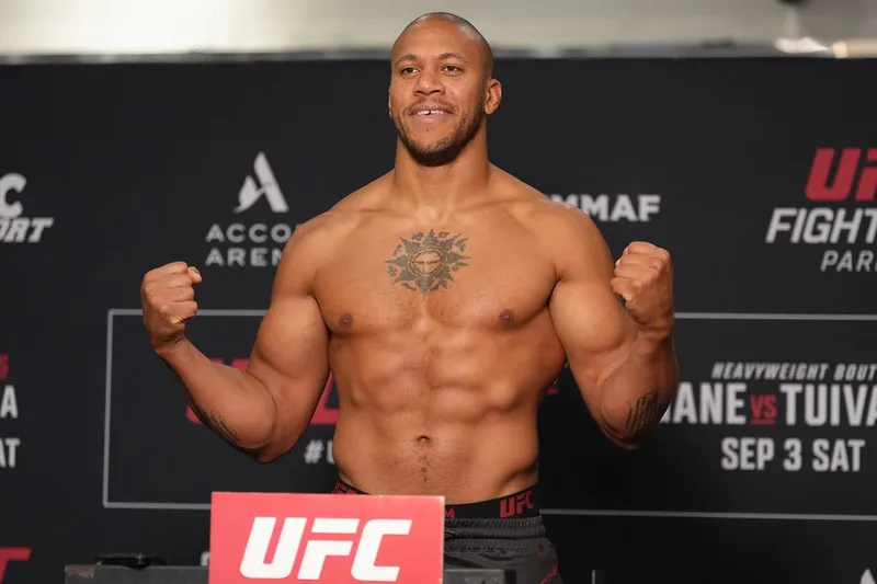 Resultados de UFC 310: Ciryl Gane gana por decisión controvertida ante Alexander Volkov