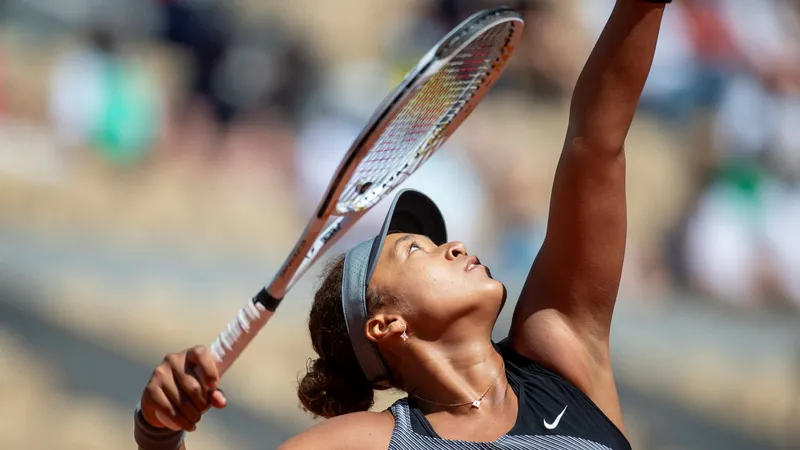 Naomi Osaka se recupera y vence a Karolina Muchova para mantener viva su sueño en el Abierto de Australia