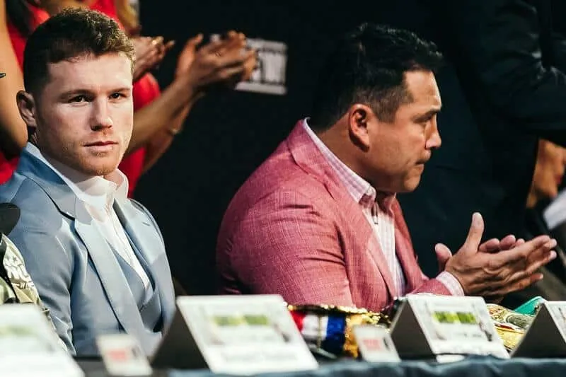 De La Hoya no muestra entusiasmo por la pelea Canelo vs. Eubank Jr