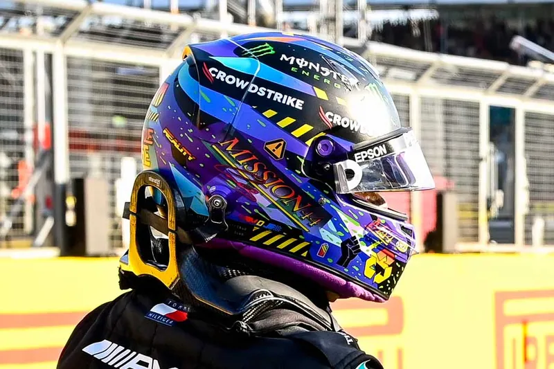 Lewis Hamilton revela el origen de su casco inspirado en Ferrari desde sus días en las categorías inferiores de automovilismo