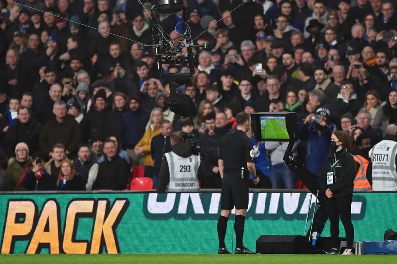 El VAR también se utiliza en la Carabao Cup: todo lo que necesitas saber sobre su aplicación en el torneo