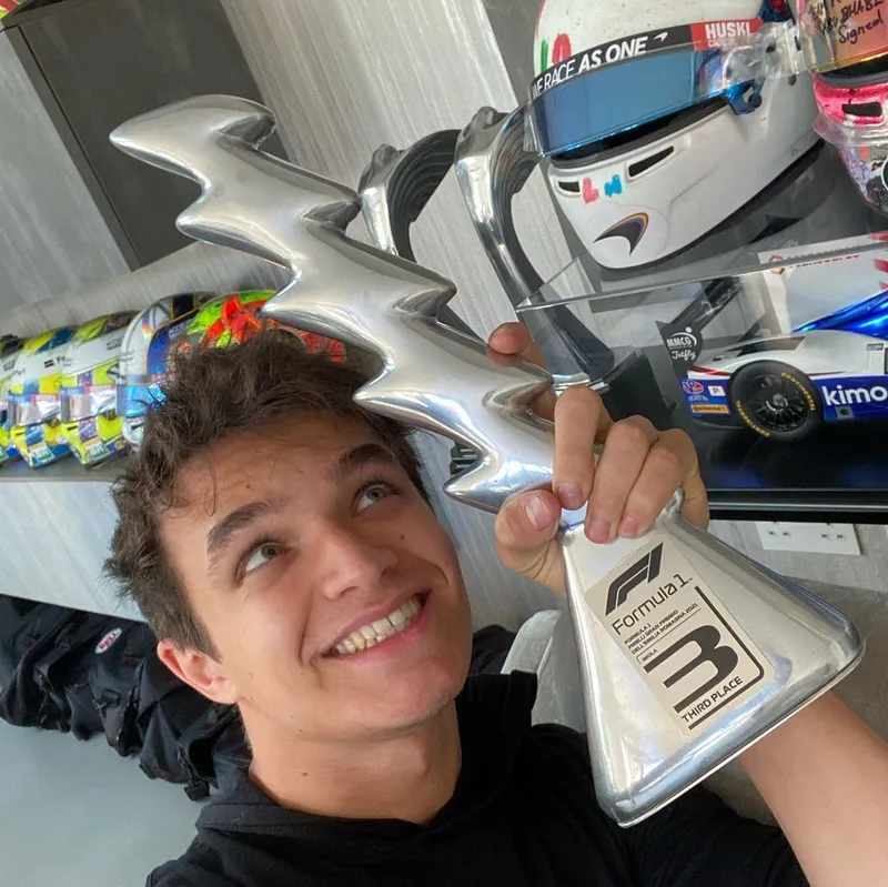 Lando Norris bromea sobre unas vacaciones con Max Verstappen tras la presentación del F1 75