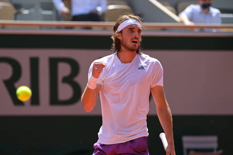 Stefanos Tsitsipas hace historia en el tenis al alcanzar los cuartos de final del Campeonato de Tenis de Dubái