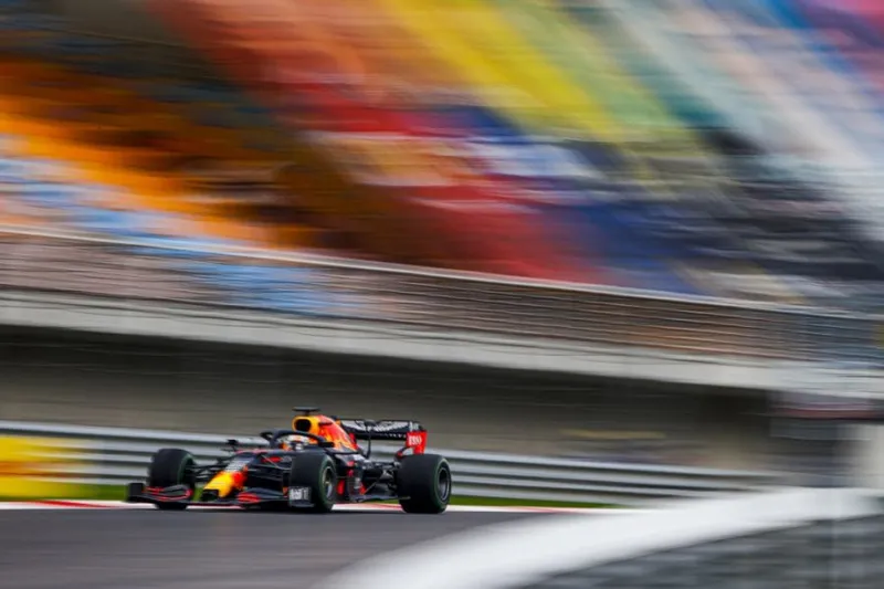 ¡FIA sanciona a Verstappen con doble penalización tras el polémico incidente con Norris en el GP de México!