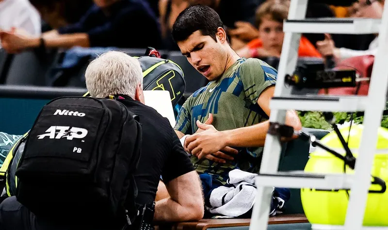 Carlos Alcaraz, entre la frustración y el dolor, se mantiene optimista de cara a las ATP Finals