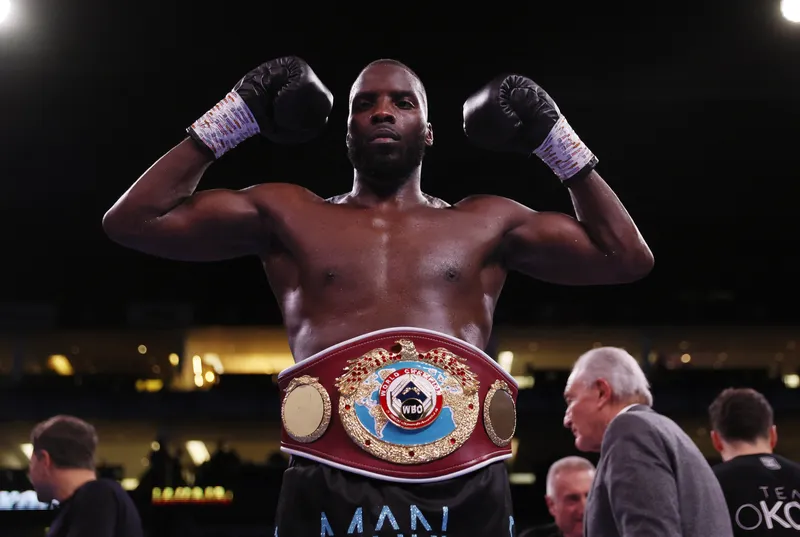 Hussein Muhamed busca impresionar a Frank Warren en su camino hacia Lawrence Okolie