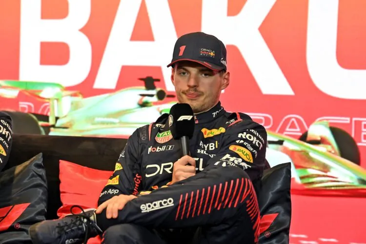 Hill defiende su crítica a Verstappen: 