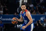 "Olympiacos se impone a Efes con un emocionante 92-89 en la EuroLeague"