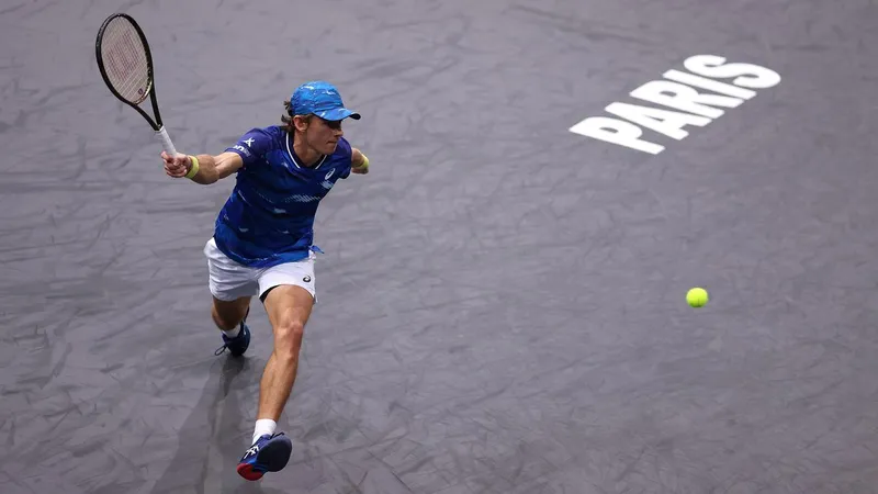 De Minaur y Rune se enfrentan en un duelo clave