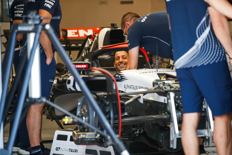 Resultados de F1 Hoy: Mercedes Logra un Impresionante 1-2 Mientras Verstappen es Coronado Campeón en el Gran Premio de Las Vegas