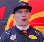 "Verstappen responde a la prohibición de la FIA sobre insultos tras polémica por su gesto de dedo medio"