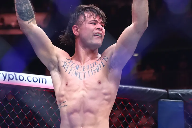 Diego Lopes responde al llamado del campeón de UFC Ilia Topuria para moverse a 155: 'Tiene trabajo por hacer en la división'