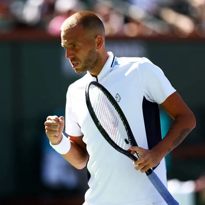 Dan Evans opina sobre las comparaciones entre Jannik Sinner, Carlos Alcaraz y Novak Djokovic