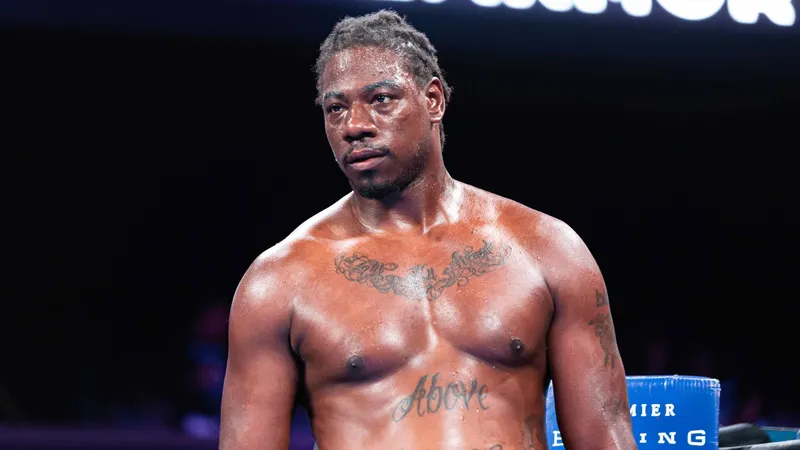 Charles Martin se presenta con 251.2 lbs para su regreso al ring el sábado