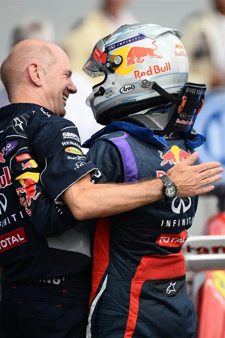 Red Bull bloquea herramientas de Adrian Newey ante posible movimiento de Aston Martin