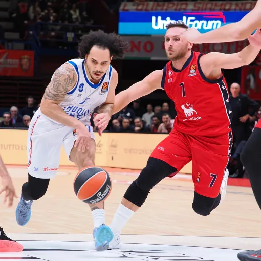 Efes HC explica por qué Shane Larkin aún no está en la cancha