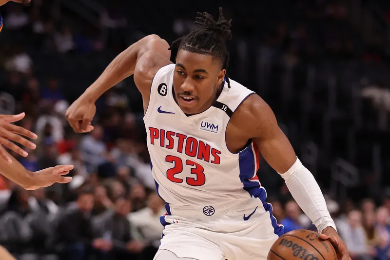 Actualización sobre la lesión de Jaden Ivey: El escolta de los Pistons sufre una fractura de fíbula, según informes