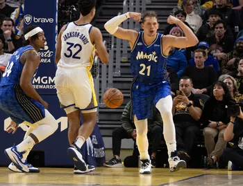 Stephen Curry arrasa con 56 puntos ante los Magic en el noveno aniversario de su icónico tiro ganador contra OKC