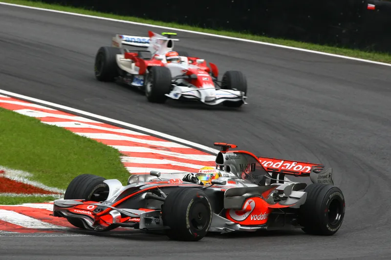 Hamilton sugiere un descanso tras su desastroso GP de Brasil