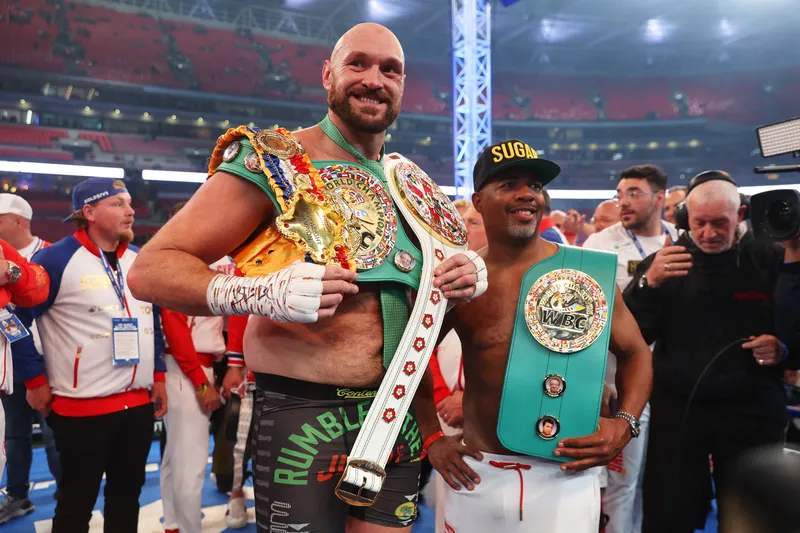 Fury debe reinventarse para vencer a Usyk