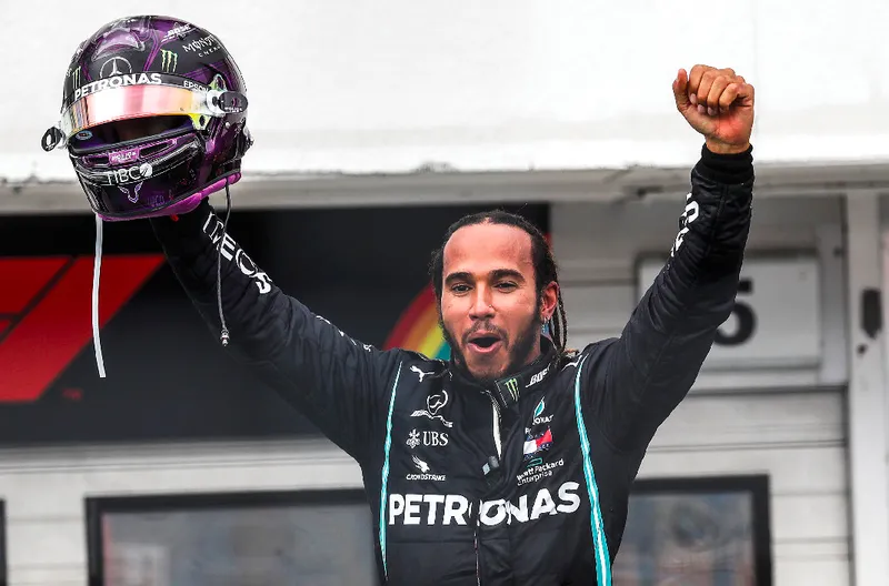 Hamilton cierra su etapa en Mercedes con las últimas tres carreras