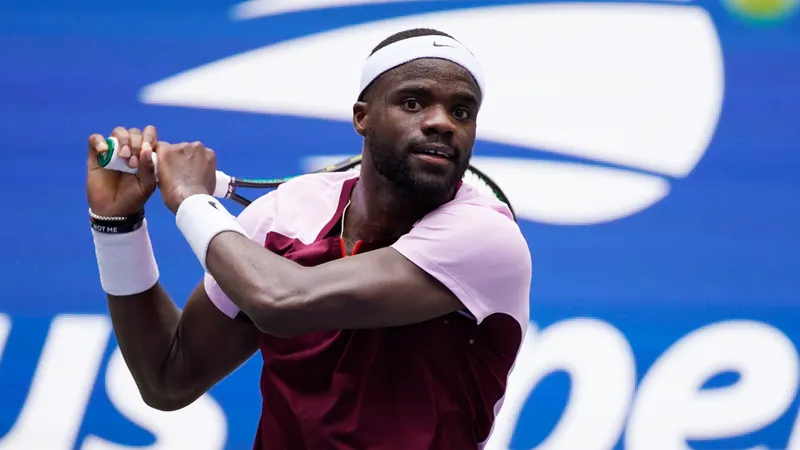 Abierto Mexicano: Tiafoe derrota a un Muller en forma y avanza a la segunda ronda