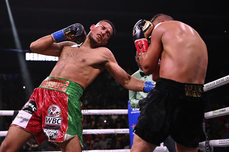 ¿Benavidez en problemas ante Morrell?